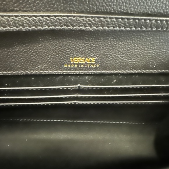 Brand new Versace La Medusa Cross Body Bag - Picture 4 of 5